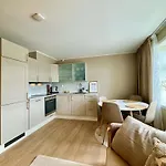 I Bergens Vakreste Gate - Nydelig Utsikt Over Innseilingen Til Bergen! Apartman