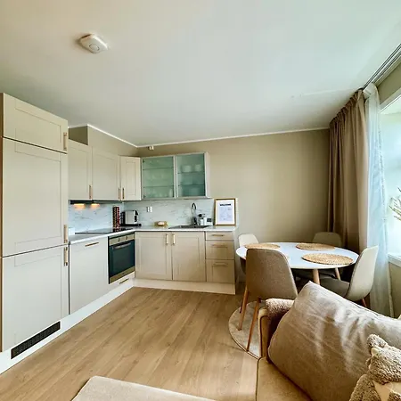 I Bergens Vakreste Gate - Nydelig Utsikt Over Innseilingen Til Bergen! Apartmán