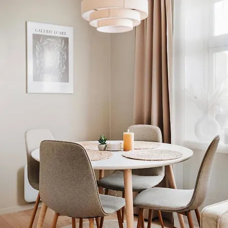 I Bergens Vakreste Gate - Nydelig Utsikt Over Innseilingen Til Bergen! Daire