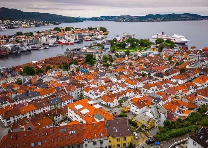 Apartamento I Bergens Vakreste Gate - Nydelig Utsikt Over Innseilingen Til Bergen!